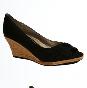 Life Stride Black Canvas Espadrille Wedges Sz 8.5